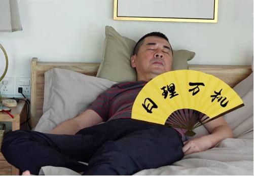 娱乐圈吃瓜群众心态变好,吃瓜群众心态转变，从围观到共鸣